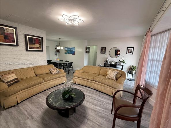 7909 Shalimar St, Miramar FL 33023