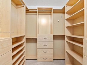 10252 NW 52nd Ter, Doral FL 33178