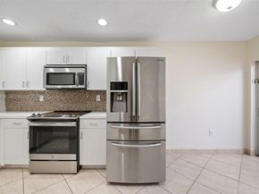 10252 NW 52nd Ter, Doral FL 33178