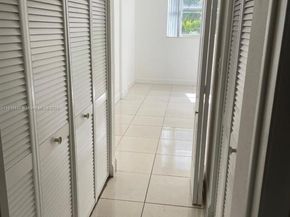 1475 NE 125th Ter 301A, North Miami FL 33161