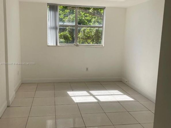 1475 NE 125th Ter 301A, North Miami FL 33161