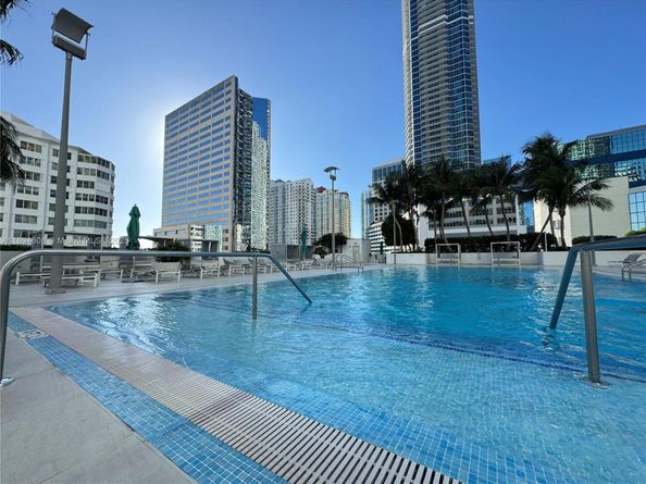 950 Brickell Bay Dr 3610, Miami FL 33131
