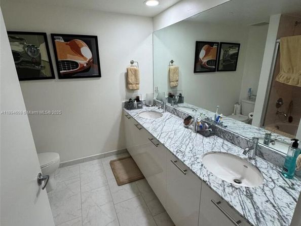 950 Brickell Bay Dr 3610, Miami FL 33131