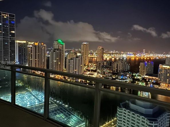 950 Brickell Bay Dr 3610, Miami FL 33131