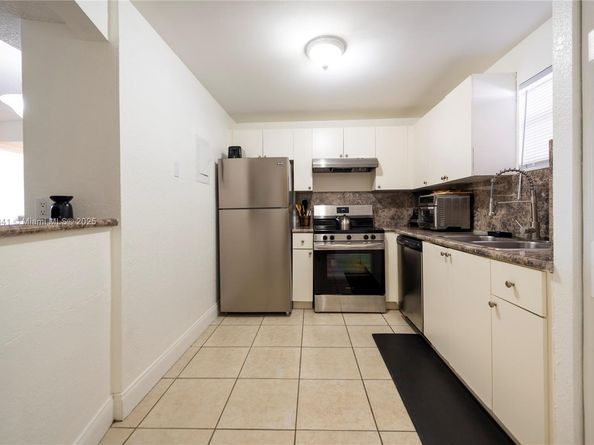 4235 N University Dr 308, Sunrise FL 33351