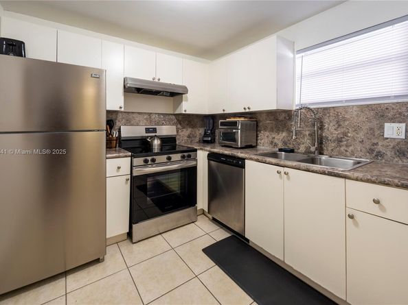 4235 N University Dr 308, Sunrise FL 33351