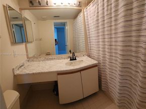 203 Liberty Ct 203, Deerfield Beach FL 33442