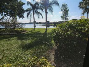 203 Liberty Ct 203, Deerfield Beach FL 33442