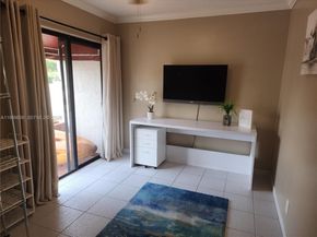 203 Liberty Ct 203, Deerfield Beach FL 33442