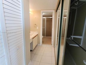 203 Liberty Ct 203, Deerfield Beach FL 33442
