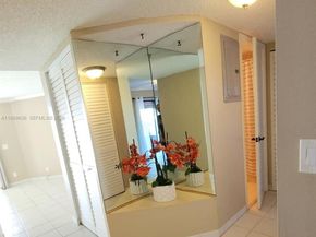 203 Liberty Ct 203, Deerfield Beach FL 33442
