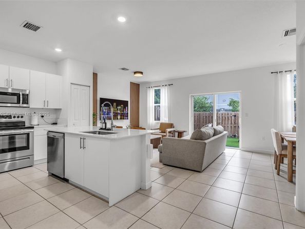 4613 NW 118th Ave 4613, Coral Springs FL 33076