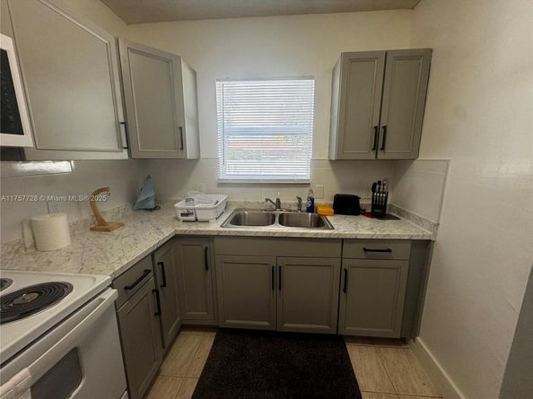 1283 NW 45th St, Miami FL 33142