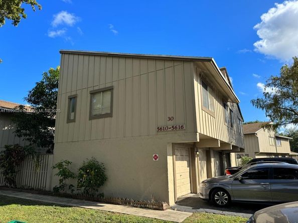 5616 NW 21st St 30E, Lauderhill FL 33313