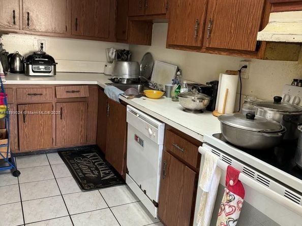 5616 NW 21st St 30E, Lauderhill FL 33313