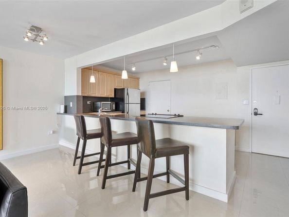 7135 Collins Ave 733, Miami Beach FL 33141