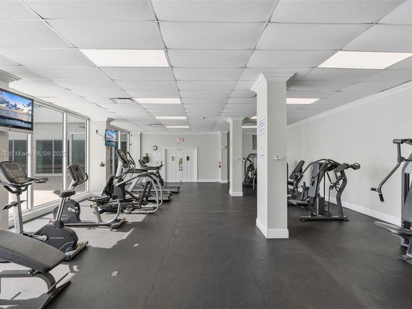 7135 Collins Ave 733, Miami Beach FL 33141