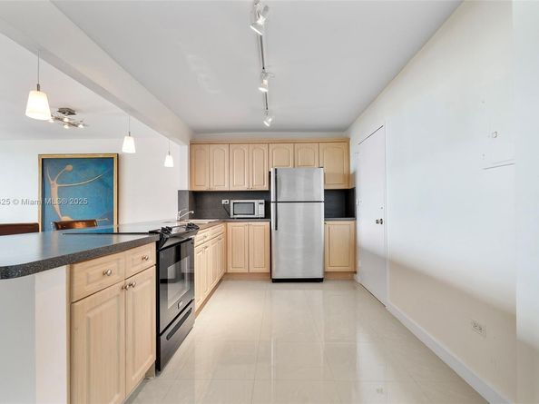 7135 Collins Ave 733, Miami Beach FL 33141