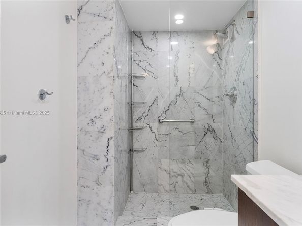 7135 Collins Ave 733, Miami Beach FL 33141