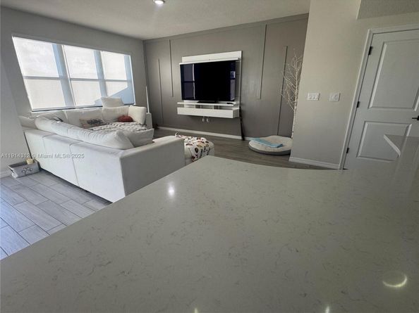 2162 Appleton Cir N, Oakland Park FL 33309