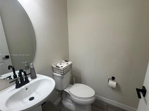 2162 Appleton Cir N, Oakland Park FL 33309