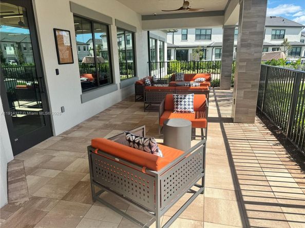 2162 Appleton Cir N, Oakland Park FL 33309