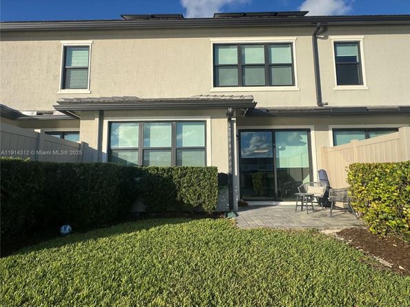 2162 Appleton Cir N, Oakland Park FL 33309