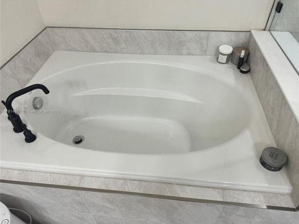 2162 Appleton Cir N, Oakland Park FL 33309