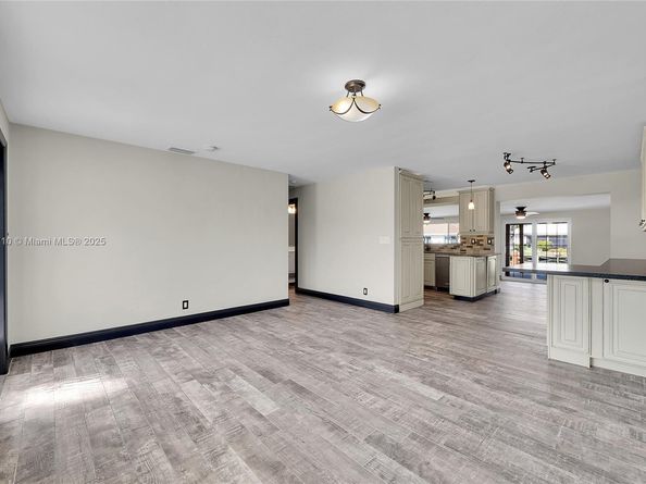 351 SE 16th Ave, Pompano Beach FL 33060