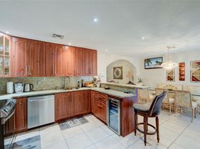 10 NW 110th Ave, Plantation FL 33324