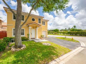 10 NW 110th Ave, Plantation FL 33324