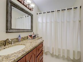 10 NW 110th Ave, Plantation FL 33324