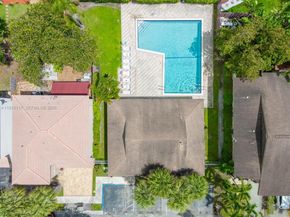 10 NW 110th Ave, Plantation FL 33324