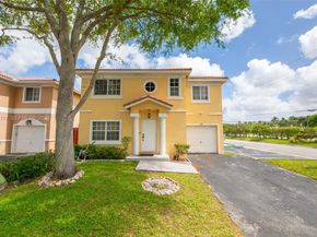 10 NW 110th Ave, Plantation FL 33324
