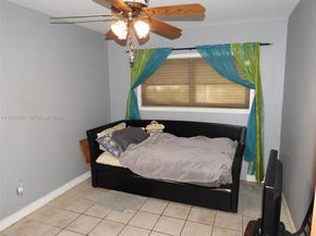 1040 NW 149th St, Miami FL 33168