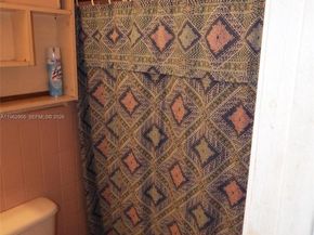 1040 NW 149th St, Miami FL 33168