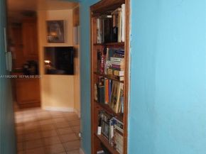 1040 NW 149th St, Miami FL 33168