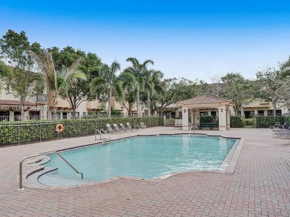 4749 N Grand Cypress Cir N, Coconut Creek FL 33073