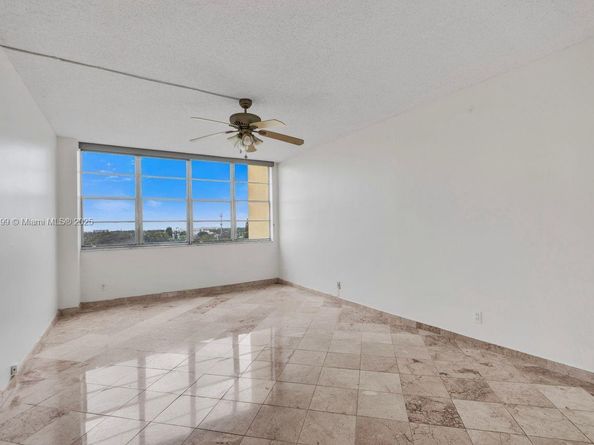 2025 NE 164th St 716, North Miami Beach FL 33162