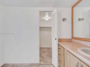 2025 NE 164th St 716, North Miami Beach FL 33162