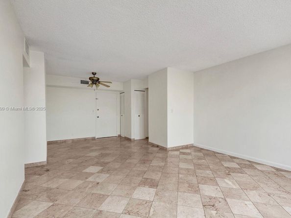 2025 NE 164th St 716, North Miami Beach FL 33162