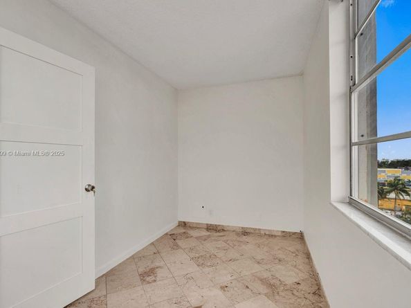 2025 NE 164th St 716, North Miami Beach FL 33162