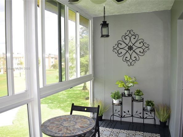 9320 Sunrise Lakes Blvd 306, Sunrise FL 33322