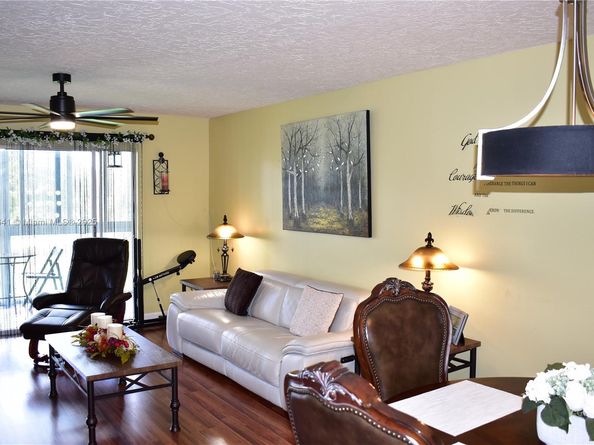 9320 Sunrise Lakes Blvd 306, Sunrise FL 33322