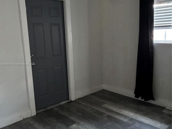 6541 Sherman St, Hollywood FL 33024