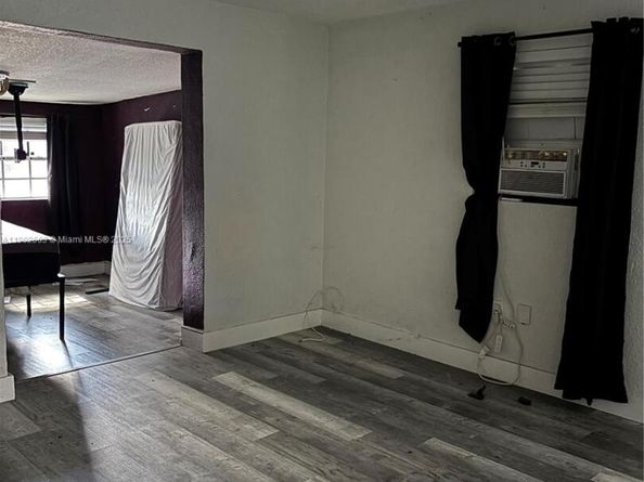 6541 Sherman St, Hollywood FL 33024