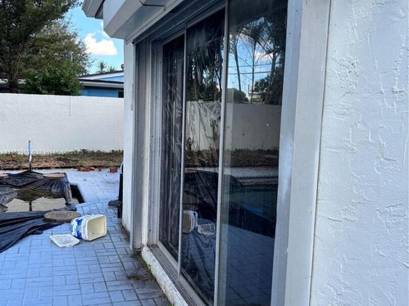 6541 Sherman St, Hollywood FL 33024