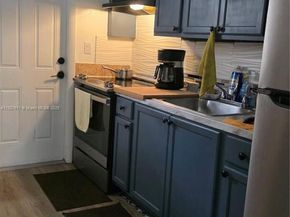 2729 NW 47th St, Miami FL 33142
