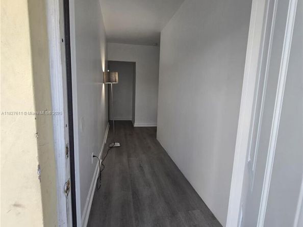 2729 NW 47th St, Miami FL 33142