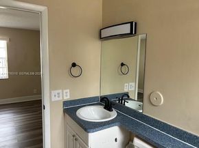 301 SW 86th Ave 102, Pembroke Pines FL 33025